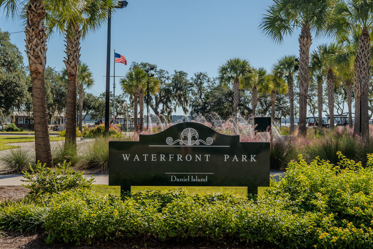 Waterfront Park sign on Daniel Island